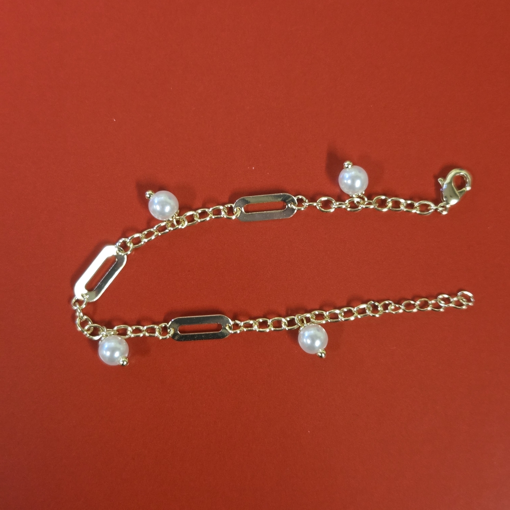 18k Gold Plated and Faux Pearl Charm Bracelet - Picture 2 of 5
